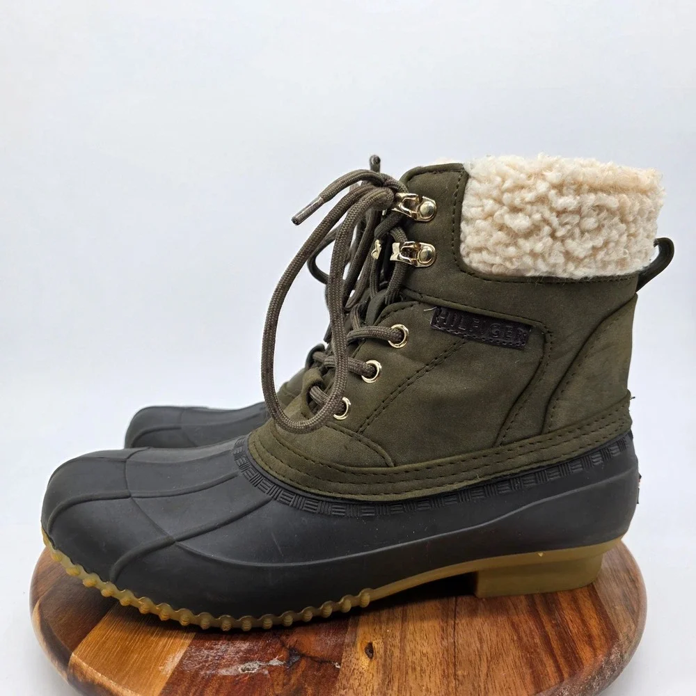 Tommy Hilfiger Women's Duck Boots Size 8M Olive Green Faux Fur Lined‎ TWRAELEN2